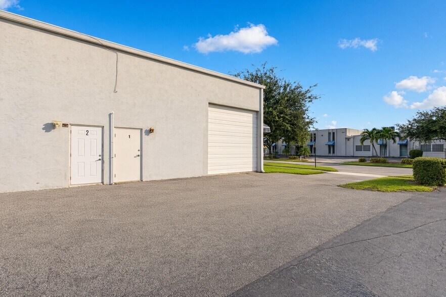 More Photos Of 1334 S Killian Dr, Lake Park Warehouse For Sale
