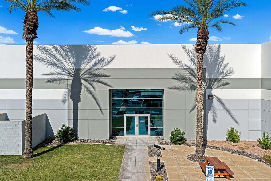 More Photos Of 3255 E Elwood St, Phoenix Light Distribution For Lease