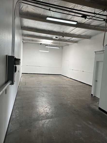 More Photos Of 10532-10576 Norwalk Blvd, Santa Fe Springs Manufacturing For Lease