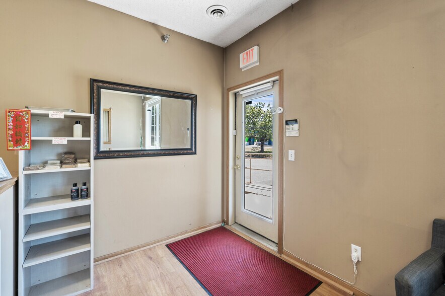 More Photos Of 8557 Wyoming Ave N, Brooklyn Park Light Distribution For Sale