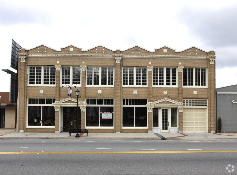 More Photos Of 209 S Wall St, Calhoun Storefront For Lease