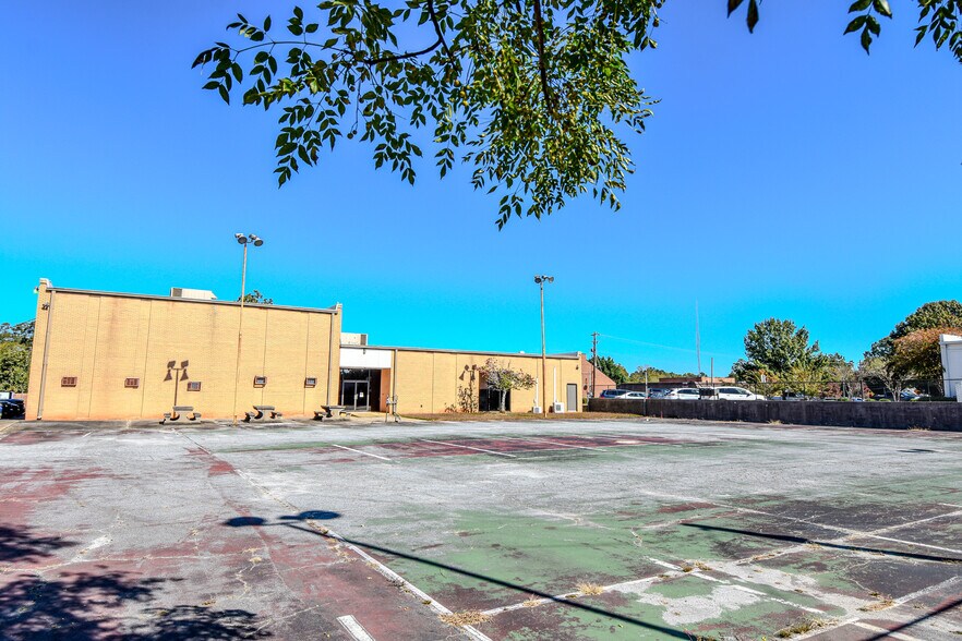 More Photos Of 16 Jackson St, Zebulon Light Distribution For Sale