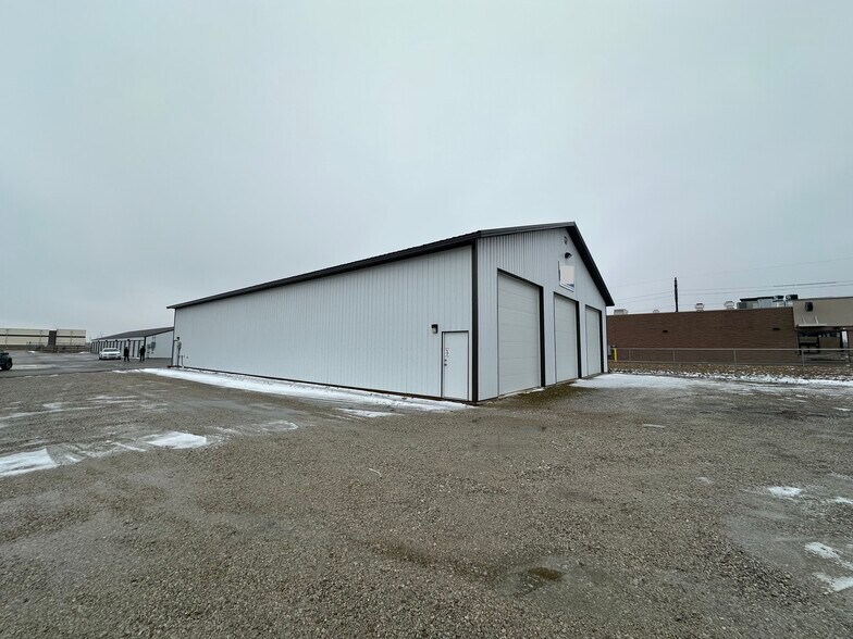 More Photos Of 3906 Hospitality Ln, Decatur Self Storage For Lease