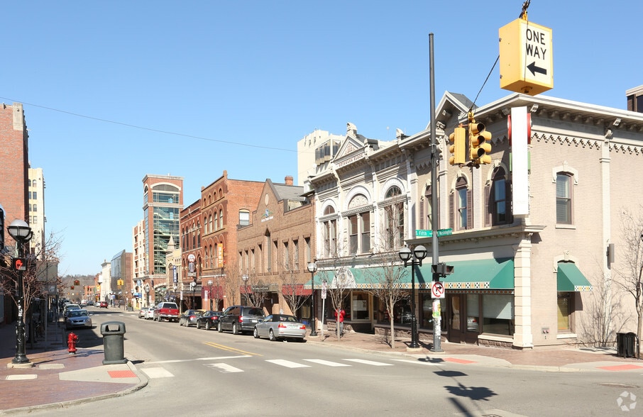 More Photos Of 215-217 E Washington St, Ann Arbor Office For Lease