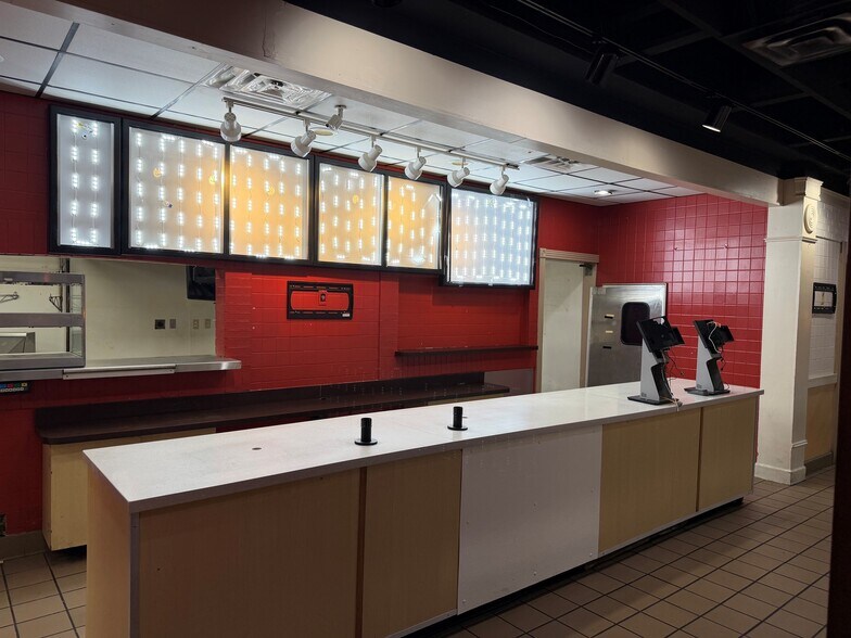 More Photos Of 5 S Kingshighway St, Cape Girardeau Fast Food For Lease