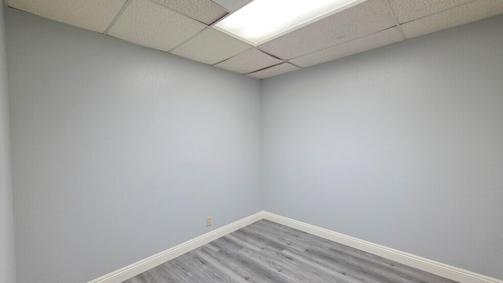 More Photos Of 647 E E St, Ontario Medical For Lease