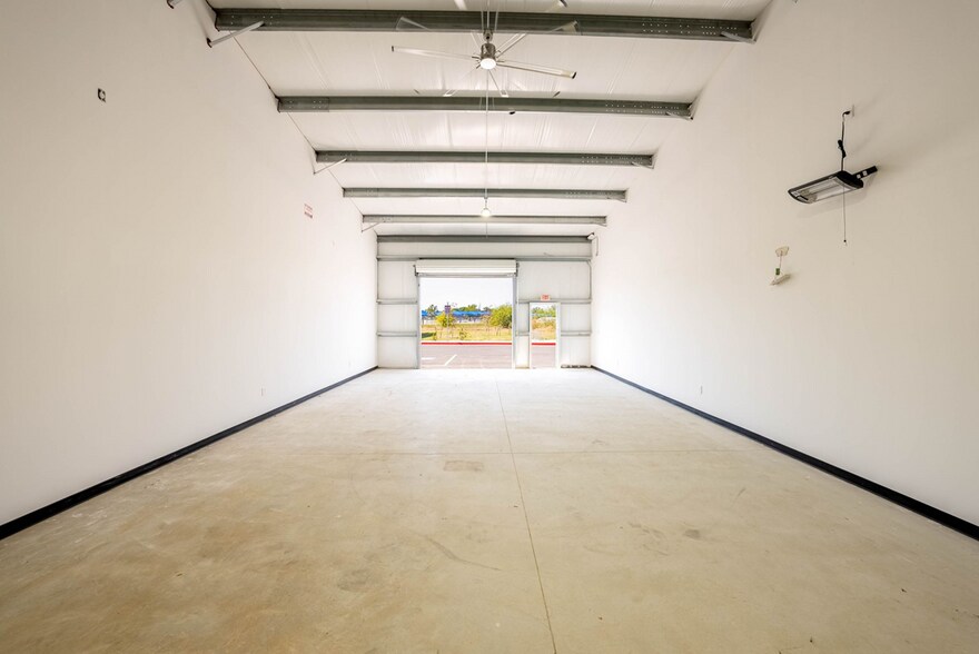 More Photos Of 2203 Cascade Pky, San Antonio Unknown For Lease