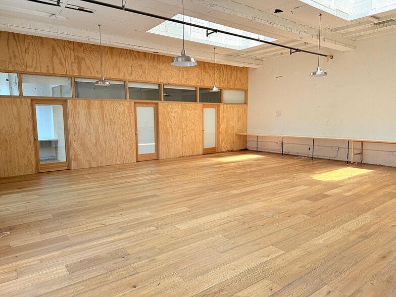 More Photos Of 2500 W 7th St, Los Angeles Office For Lease