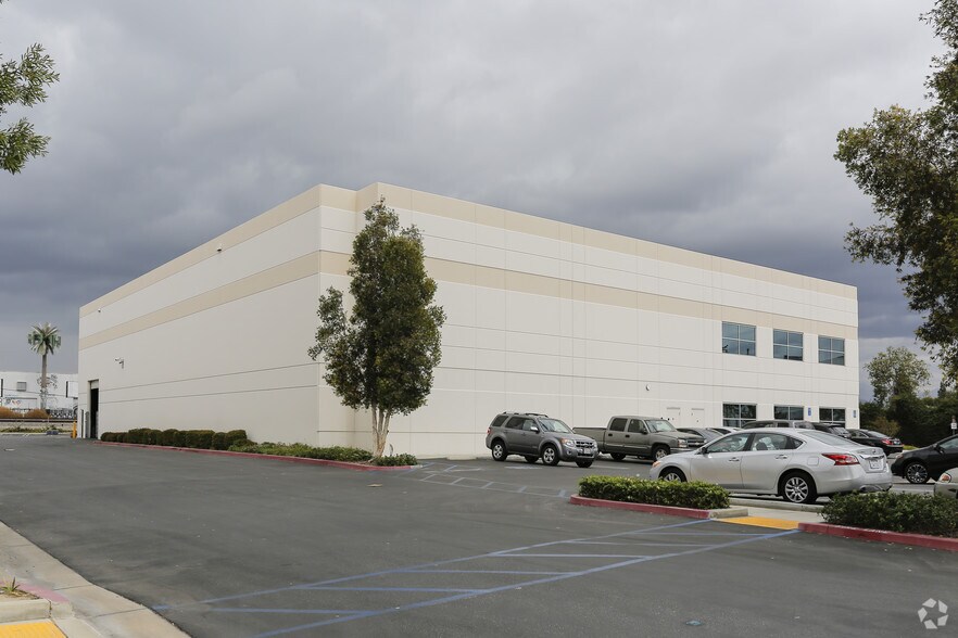 More Photos Of 7927 Orion Ave, Van Nuys Manufacturing For Lease