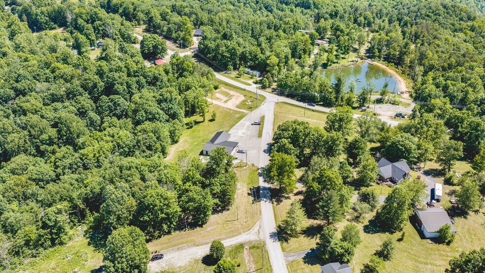 More Photos Of 112 Wilderness Rd, Mammoth Cave General Retail For Sale