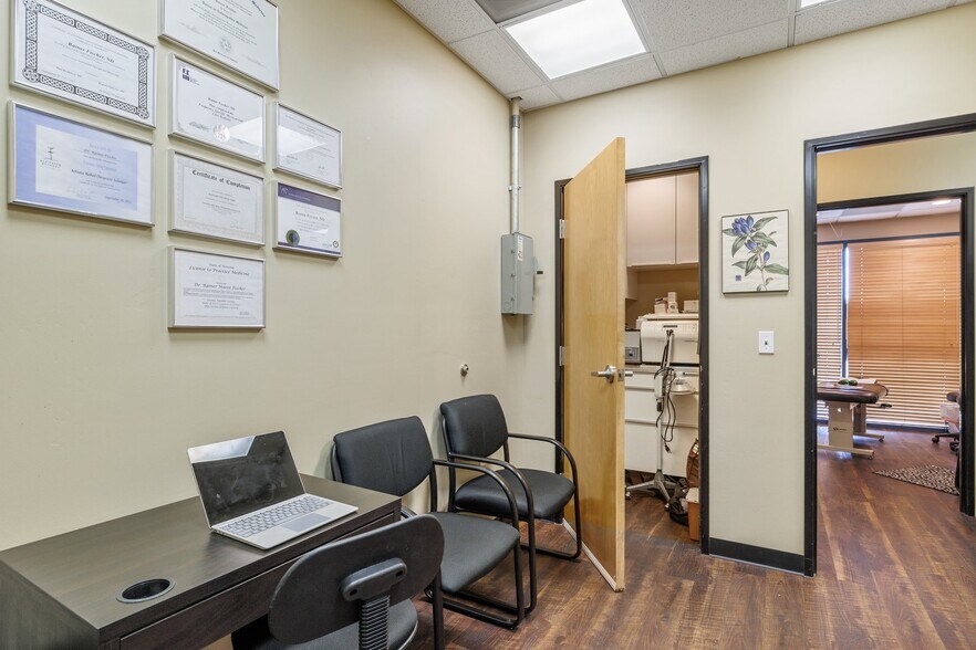 More Photos Of 11111 N Scottsdale Rd, Scottsdale Office For Sale