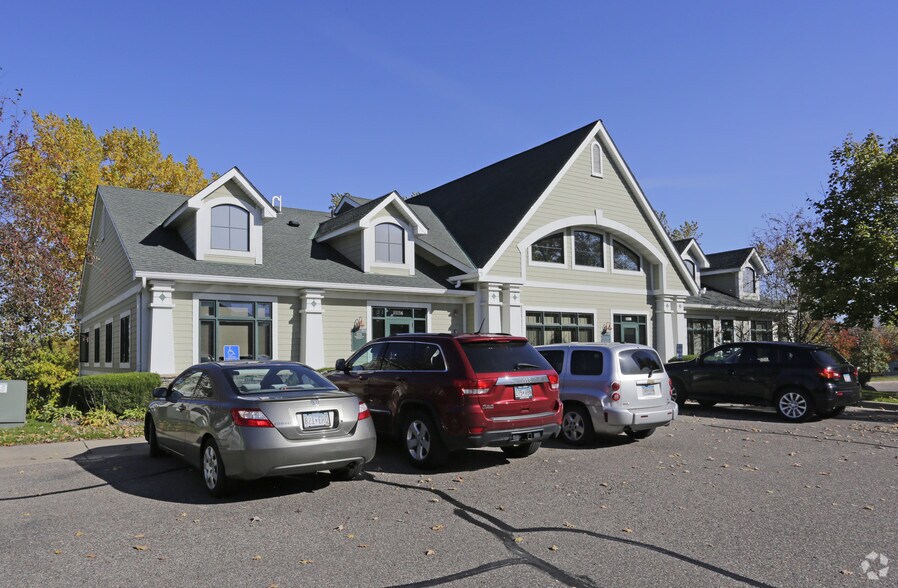 More Photos Of 11100-11116 N Zealand Ave, Champlin Office Residential For Lease