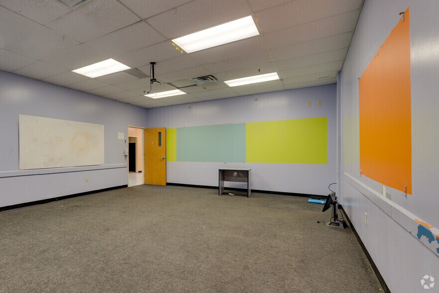 More Photos Of 280 S Memorial Dr, Tulsa Schools For Sale