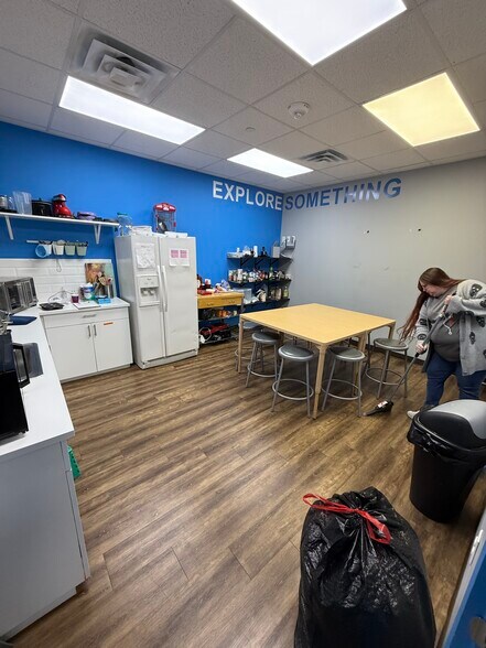 More Photos Of 16733 W Airport Blvd, Richmond Storefront For Lease