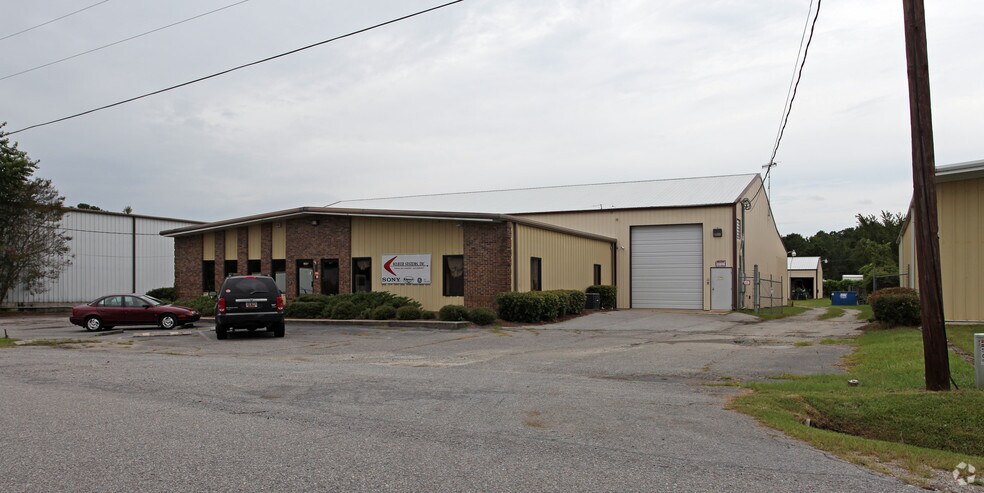 More Photos Of 104 N Shorecrest Rd, Columbia Flex For Sale