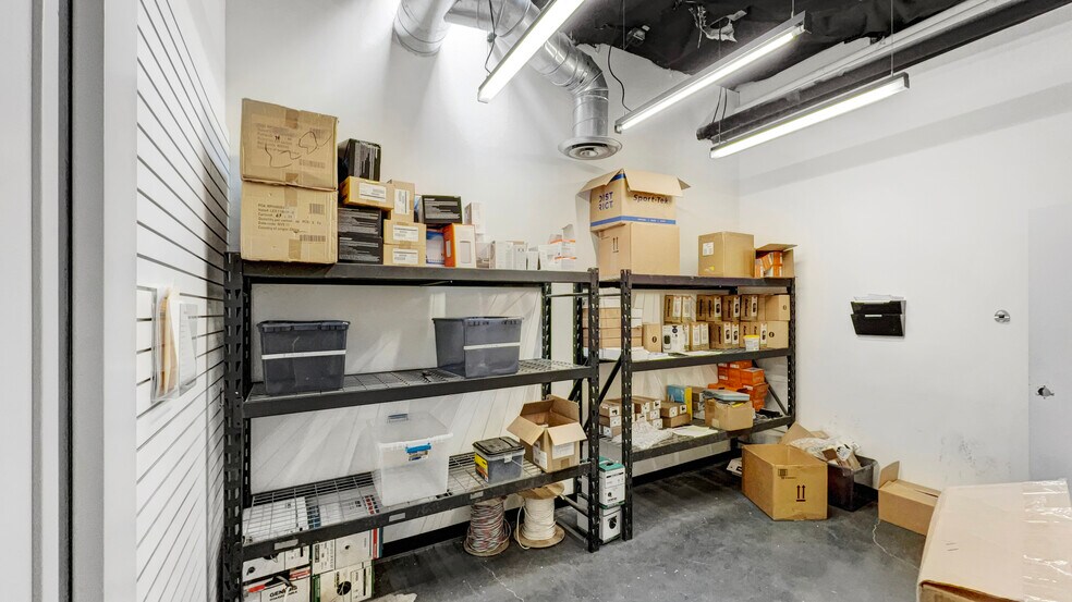 More Photos Of 5 Longevity Dr, Henderson Light Manufacturing For Sale