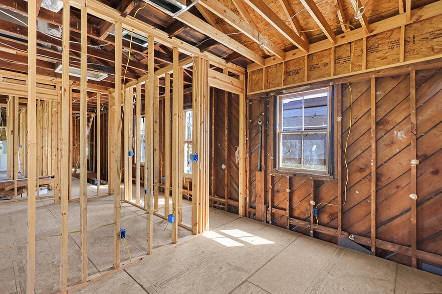 More Photos Of 423 W 42nd St, Savannah General Retail For Sale