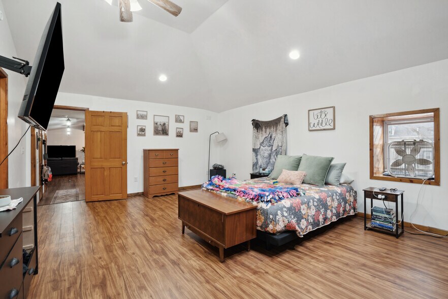 More Photos Of 310 2nd St SE, Dyersville Specialty For Sale