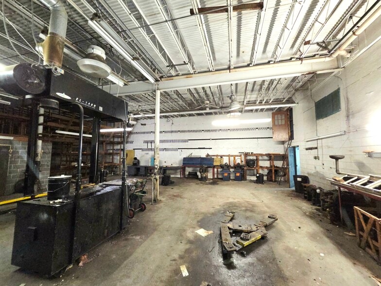 More Photos Of 1925 Old Chatham Rd, Martinsville Auto Repair For Sale