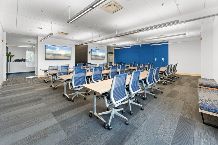 More Photos Of 2839 Northgate Dr, Iowa City Office For Lease