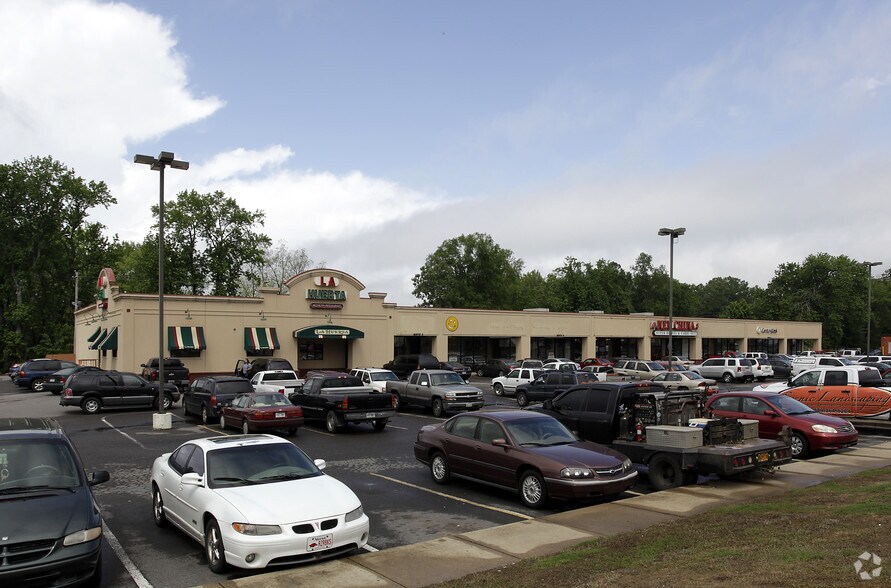 Primary Photo Of 2001 N Arkansas Ave, Russellville Department Store For Lease