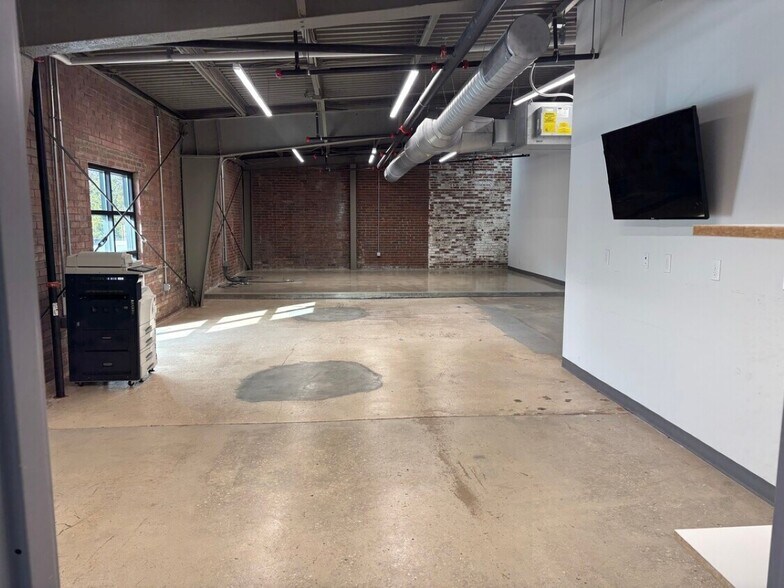 Primary Photo Of 3512 Wilkinson Blvd, Charlotte Storefront Retail Office For Lease