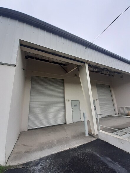 More Photos Of 4201-4205 116th Ter N, Clearwater Warehouse For Lease