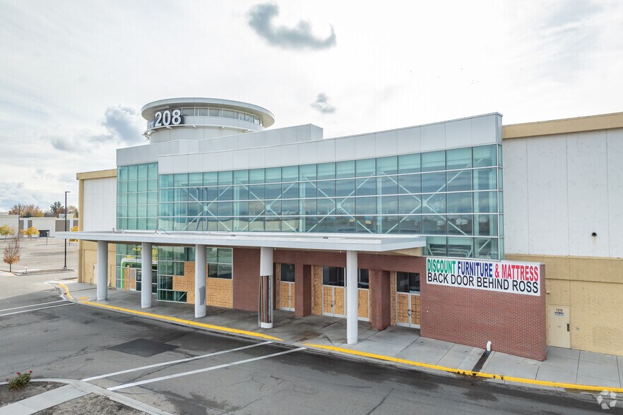 More Photos Of 1509 Caldwell Blvd, Nampa General Retail For Sale
