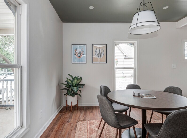 More Photos Of 6543 Ferguson St, Indianapolis Office Residential For Lease