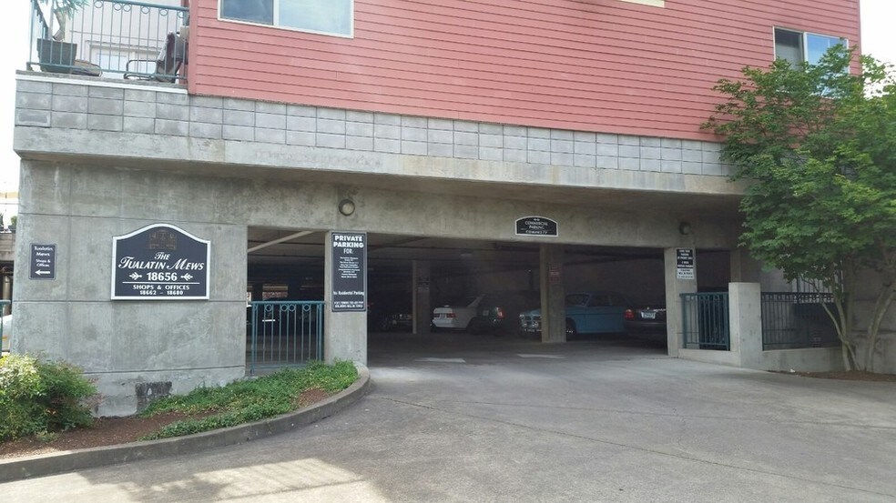 More Photos Of 18662-18678 SW Boones Ferry Rd, Tualatin Apartments For Lease