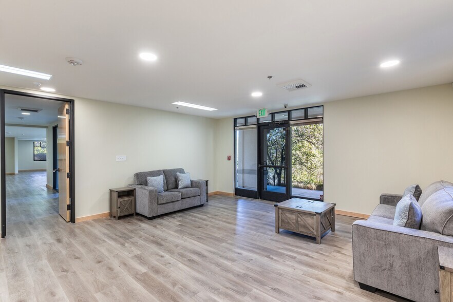 More Photos Of 690 De Long Ave, Novato Office For Sale