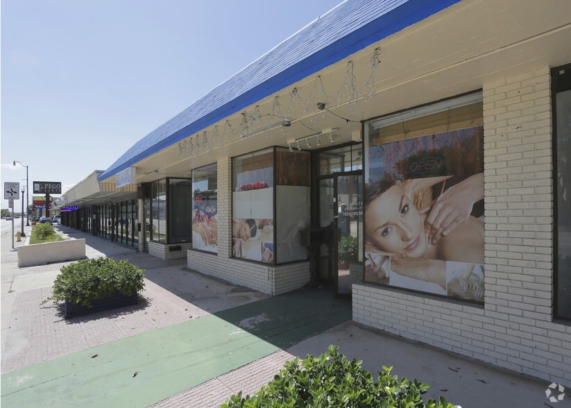 More Photos Of 5325 SW 8th St, Miami Unknown For Lease