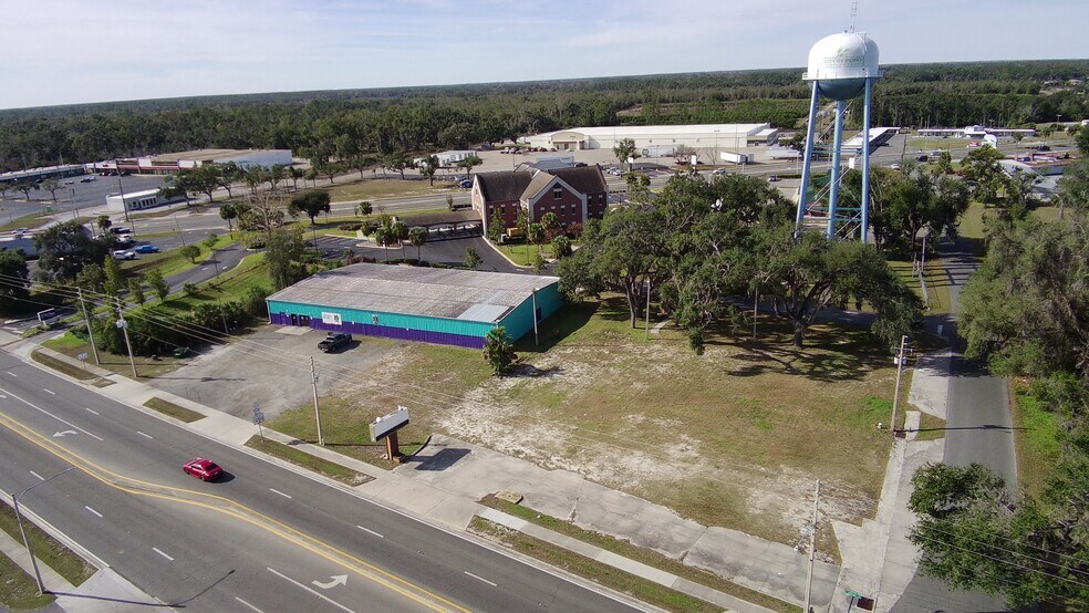 More Photos Of 2011 S Jefferson St, Perry General Retail For Sale