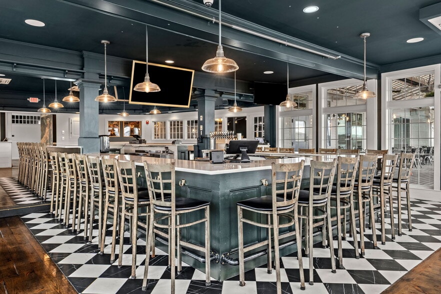 More Photos Of 175 Bridge Rd, Salisbury Hotel For Sale