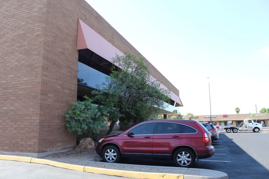 More Photos Of 1710 E Indian School Rd, Phoenix Medical For Sale