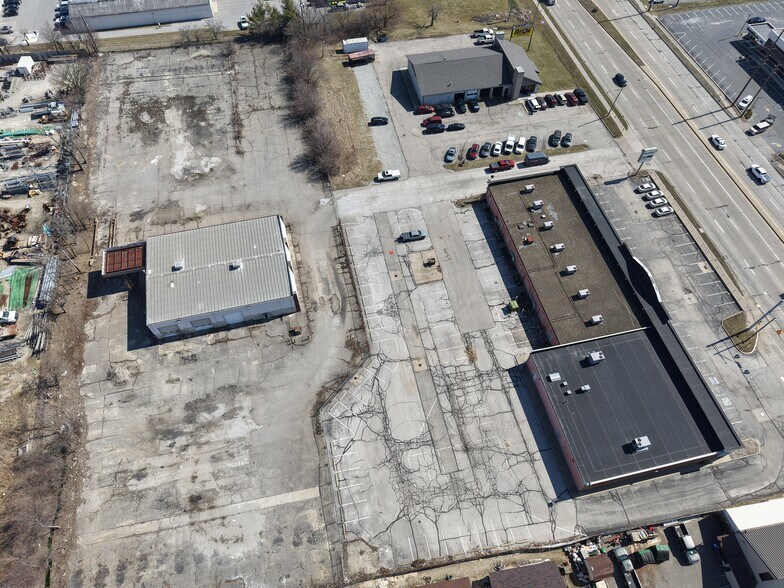 More Photos Of 5434-5448 W 86th St, Indianapolis Auto Repair For Sale