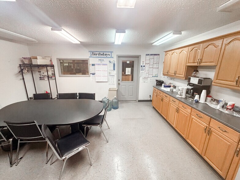 More Photos Of 3803 Mankins Ave, Odessa Warehouse For Sale