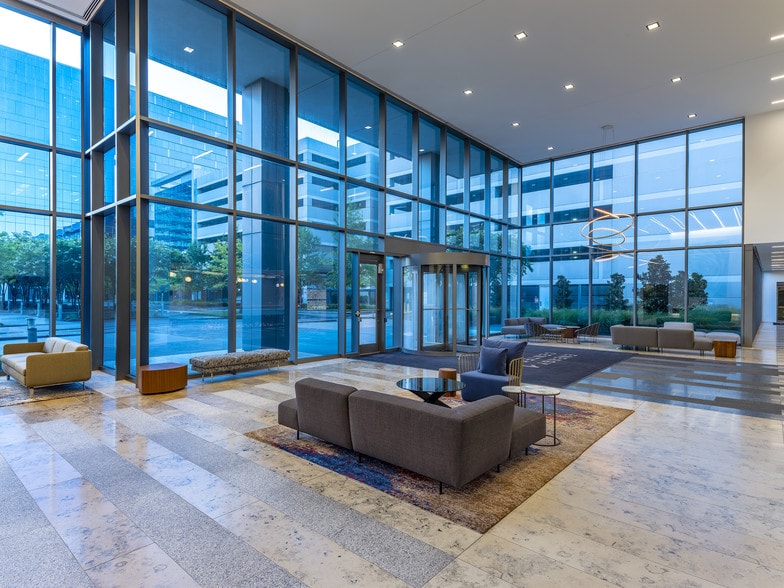 More Photos Of 585 N Dairy Ashford Rd, Houston Office For Lease