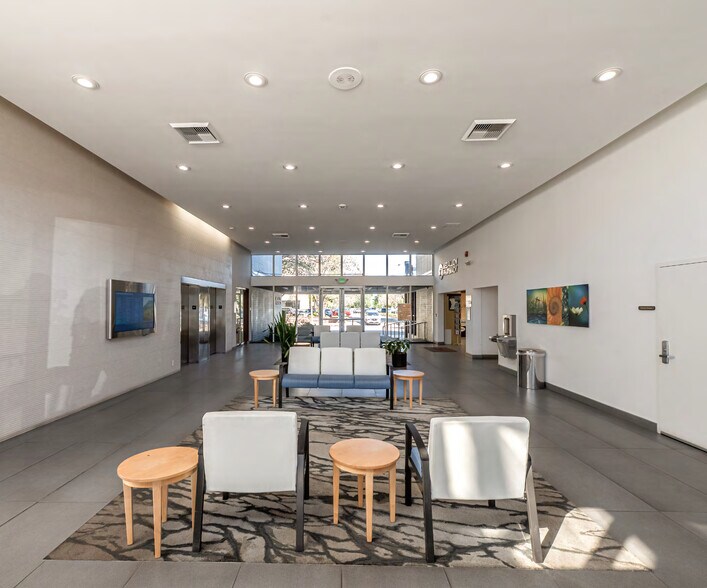 More Photos Of 23101 Sherman Pl, Canoga Park Medical For Lease