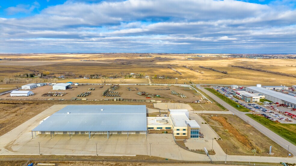 More Photos Of 805 48th Ave W, Williston Manufacturing For Lease