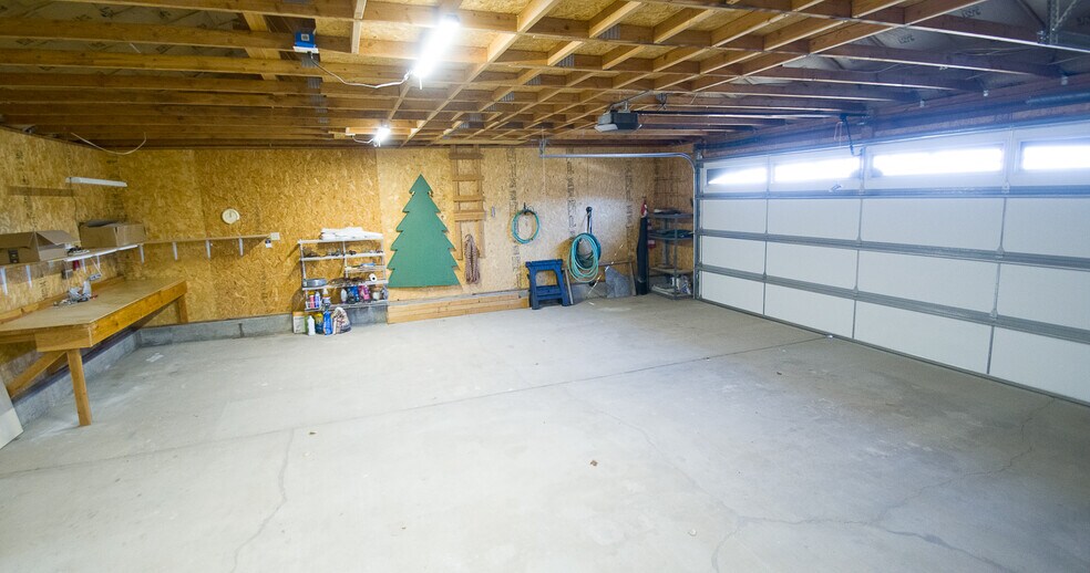 More Photos Of 397 N Wendy St, Torrey Specialty For Sale