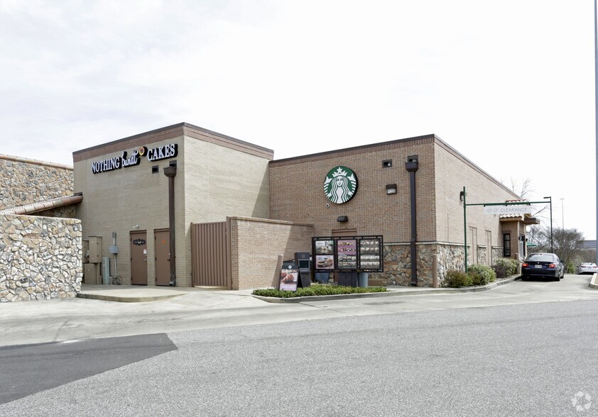 More Photos Of 5679 Poplar Ave, Memphis Freestanding For Lease