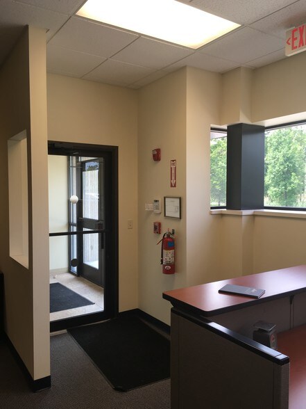 More Photos Of 400 Riverwalk Pky, Tonawanda Light Manufacturing For Lease