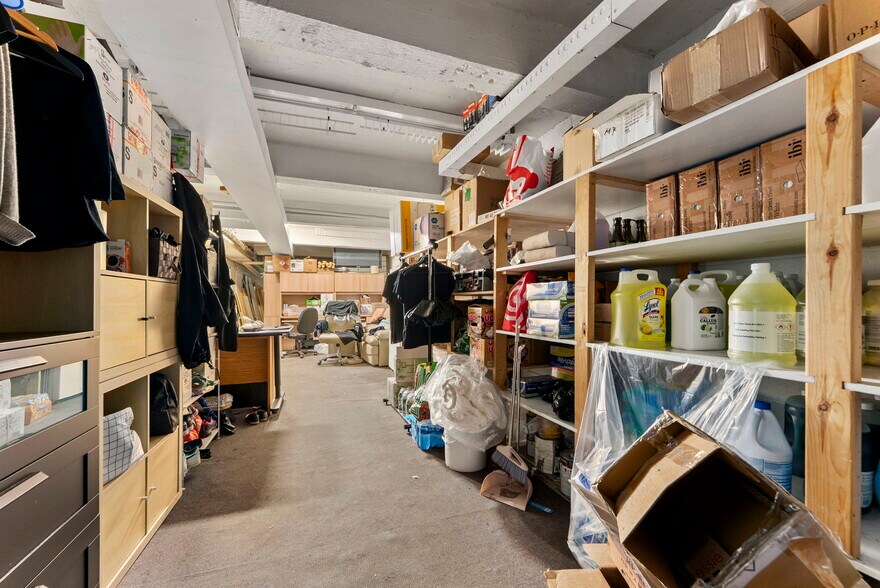 More Photos Of 10 Christopher St, New York Apartments For Lease