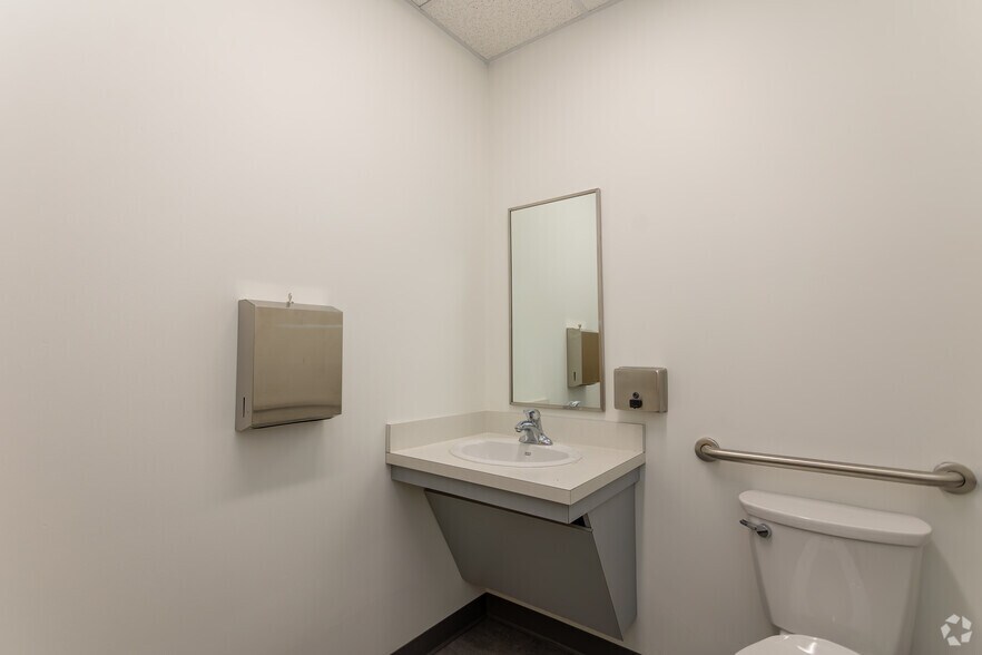 More Photos Of 5100 Reagan Dr, Charlotte Unknown For Lease
