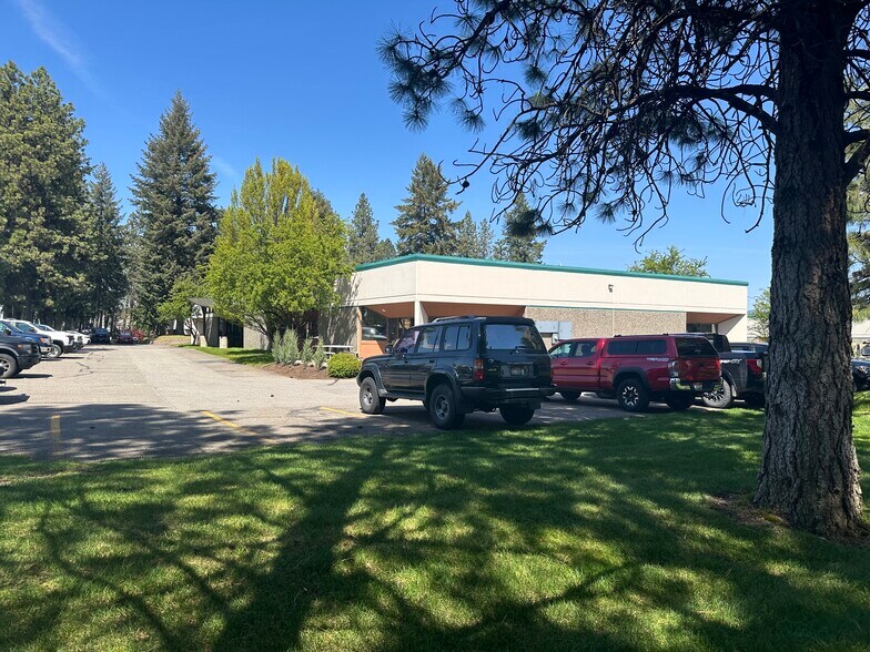 More Photos Of 7825 N Meadowlark Way, Coeur d'Alene Office For Lease