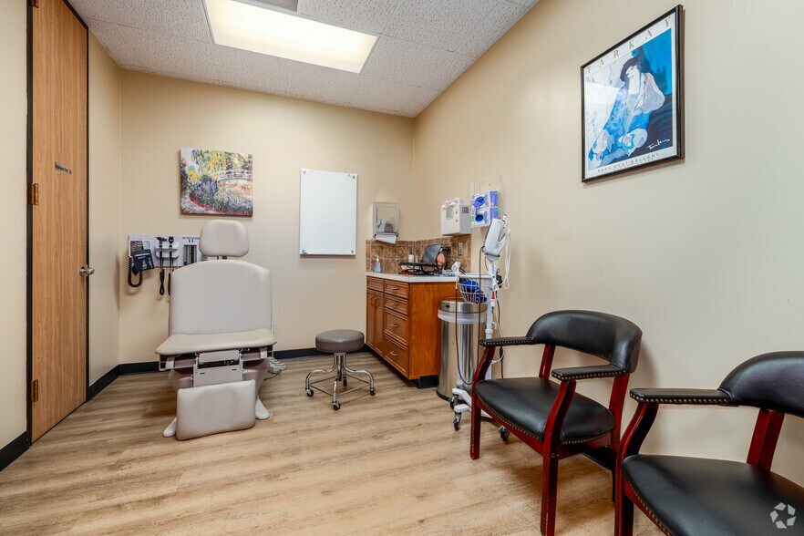 More Photos Of 4848 NE Stallings Dr, Nacogdoches Office For Sale