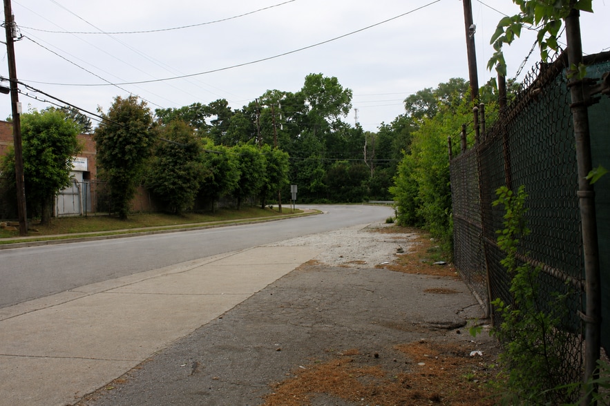 More Photos Of 6662 Buford Hwy, Atlanta Auto Dealership For Lease