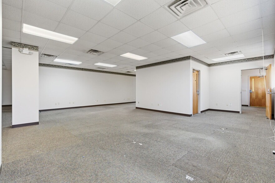 More Photos Of 1612 N Osteopathy, Kirksville Office For Sale