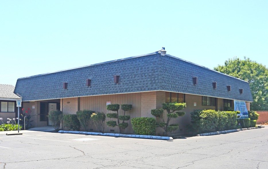 Primary Photo Of 1215-1239 Rose Ave, Selma Medical For Lease